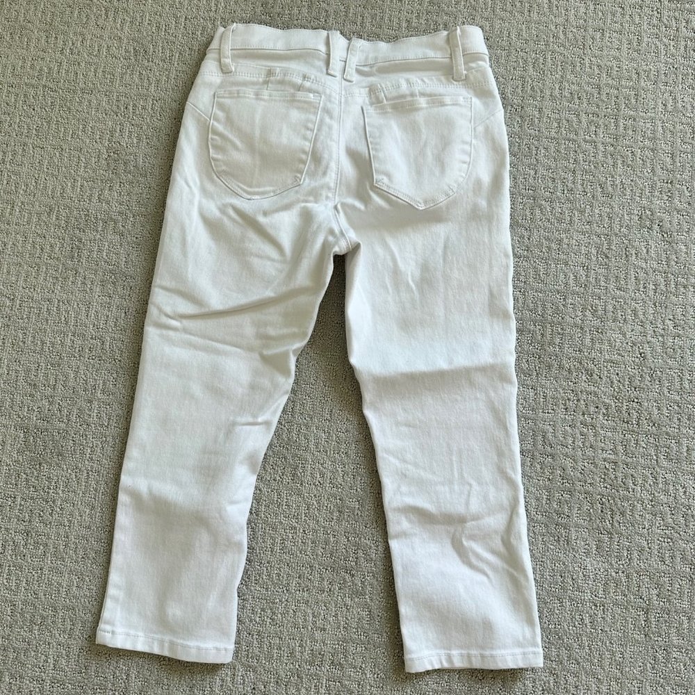 Venus White Capris